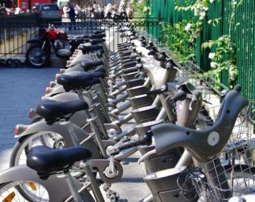 Grave pollution à Paris : Vélib', Autolib' et stationnement résidentiel gratuits dès jeudi