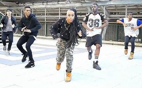 Danse : Brooklyn Staartrek et ses danseurs sont chauds bouillants regardez ! Danse : Brooklyn Staartrek et ses danseurs sont chauds bouillants regardez !