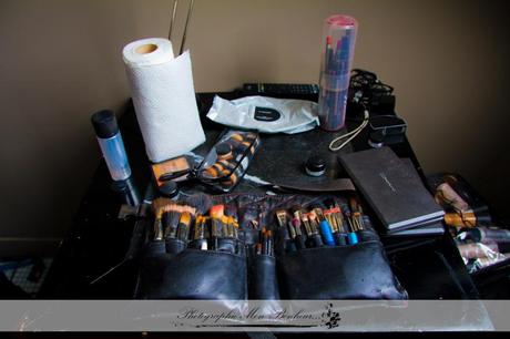 Photographe de mariage à Paris – Les préparatifs de la mariée – Mariage J+R cérémonie, coiffure, l'échange des alliances, la sortie de l'église, les bijoux, les parents des futurs mariés, les préparatifs de la mariée, maquillage, reportage mariage, robe de mariée, photographe de mariage à paris