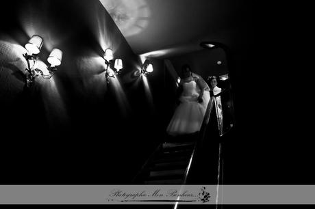 Photographe de mariage à Paris – Les préparatifs de la mariée – Mariage J+R cérémonie, coiffure, l'échange des alliances, la sortie de l'église, les bijoux, les parents des futurs mariés, les préparatifs de la mariée, maquillage, reportage mariage, robe de mariée, photographe de mariage à paris