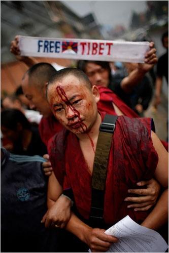 Tibet-moine-free-armée-chinoise