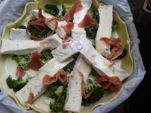 Tarte camembert~brocolis et jambon de Bayonne tarte brocolis camembert 2