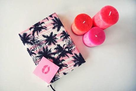 THINGS I LOVE #1 - RED & PINK THINGS I LOVE #1 - RED & PINK