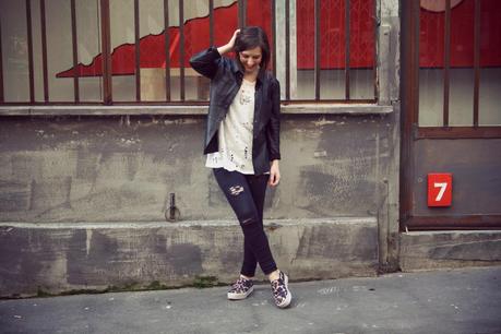 # Des ptits trous # # Des ptits trous #