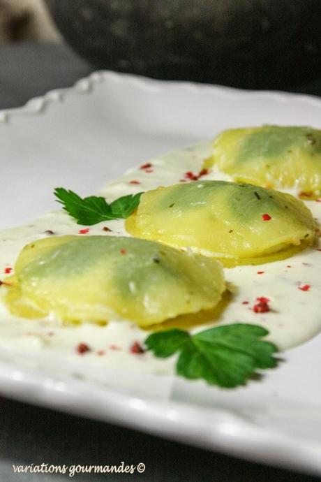Pommes de terre en ravioles, crème au Taleggio Pommes de terre en ravioles, crème au Taleggio
