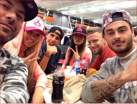 TPMP, Les Anges6 l’enlisement ? Le Bachelor polygame ? Cindy Sander en colère, potins, en vrac et en images TPMP, Les Anges6 l’enlisement ? Le Bachelor polygame ? Cindy Sander en colère, potins, en vrac et en images