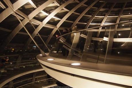 Visite du Reichstag en nocturne et balade architecturale dans le quartier du Gouvernement à Berlin autour-du-reichstag-en-nocturne-42_gagaone