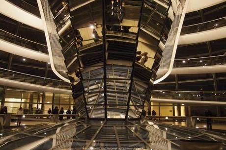 Visite du Reichstag en nocturne et balade architecturale dans le quartier du Gouvernement à Berlin autour-du-reichstag-en-nocturne-50_gagaone
