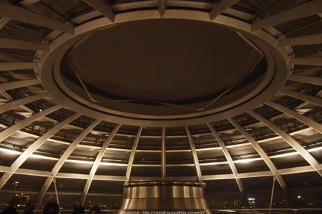 Visite du Reichstag en nocturne et balade architecturale dans le quartier du Gouvernement à Berlin autour-du-reichstag-en-nocturne-41_gagaone