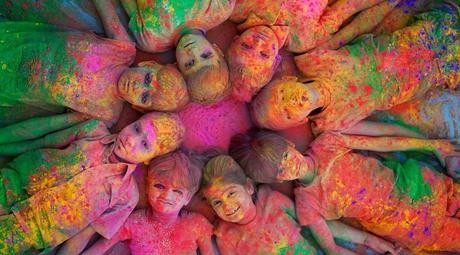 Holi, la fête des couleurs en Inde pour célébrer la fin de l’hiver, et le début du printemps !