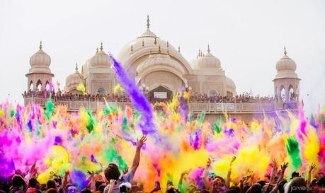 Holi, la fête des couleurs en Inde pour célébrer la fin de l’hiver, et le début du printemps !