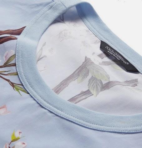 Le délit du jour : Le t-shirt blossom de Dolce & Gabbana... Le délit du jour : Le t-shirt blossom de Dolce & Gabbana...