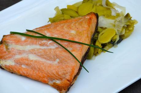 Saumon à l’unilatérale à a plancha et fondue de poireaux Saumon à l’unilatérale à a plancha et fondue de poireaux
