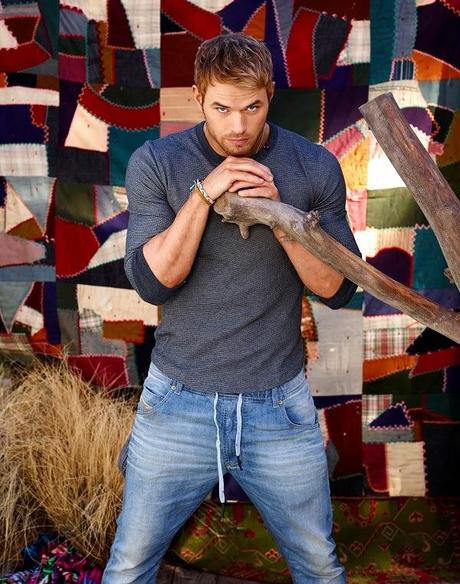 Kellan Lutz pose pour Abbot et Main Kellan Lutz pose pour Abbot et Main
