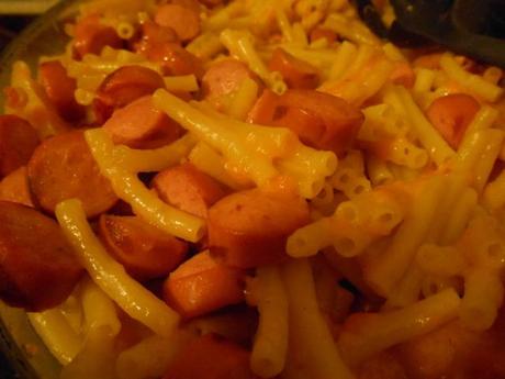 Le gratin de pâtes au fromage et à la bière et à la saucisse. Et à la bière. DSCN3568