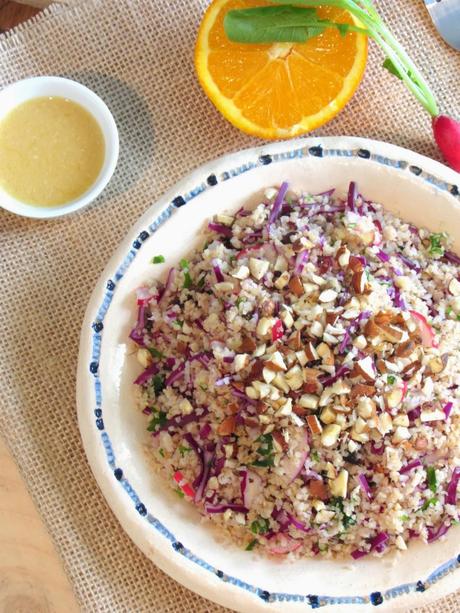 Salade de boulgour aux fruits secs, sauce à la purée d'amande et à l'orange Salade de boulgour aux fruits secs, sauce à la purée d'amande et à l'orange