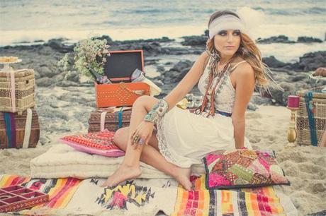 Boho inspiration modernweddingshawaii.com (© modernweddingshawaii)