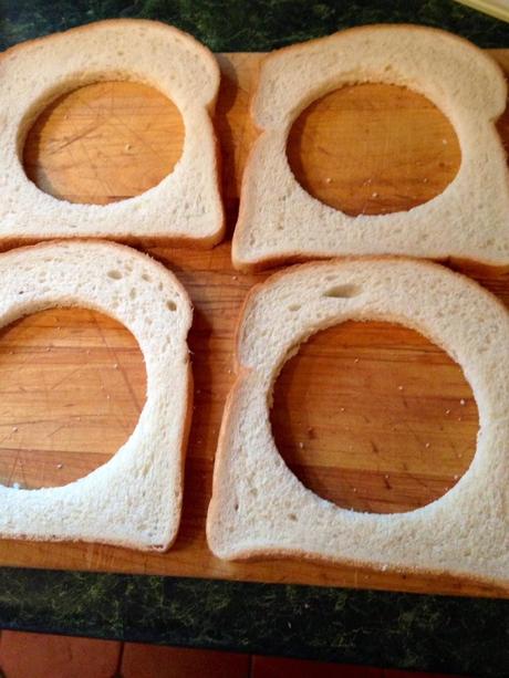 Mini quiches au pain de mie, mais si! (white loaf base mini quiches, yes, yes)