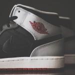 Air Jordan 1 Mid Black Gym Red Wolf Grey air-jordan-1-mid-black-gym-red-wolf-grey-3