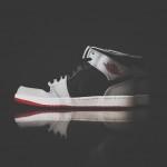 Air Jordan 1 Mid Black Gym Red Wolf Grey air-jordan-1-mid-black-gym-red-wolf-grey-2