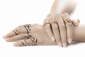 Christina Debs – Joaillerie fine Skin Tattoo by Christina Debs Fine Jewelry