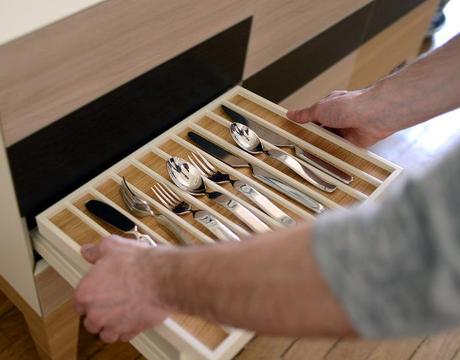 Cargot meuble à couverts par Amaury Poudray Cargot meuble à couverts par Amaury Poudray