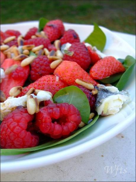 SALADE de PRINTEMPS POUSSES d’ÉPINARDS FRAISES et FRAMBOISES Salade epinard fraise framboise3