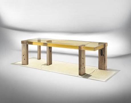 Les jeunes talents de l’art italien s’invitent à Paris Nucleo_Wood Fossil Table_Ammann_1a