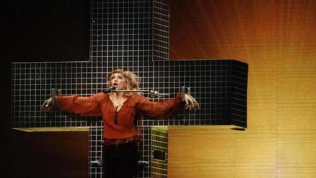Madonna prépare un album gospel avec R.Kelly.