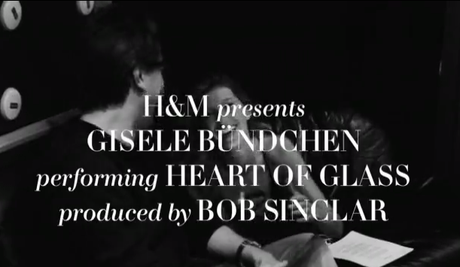 Gisele Bündchen est le nouveau visage de la campagne de maillot de bain H&M...