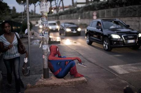 Les clichés du quotidien des Super-Héros s’exposent à Paris bechet-spiderman