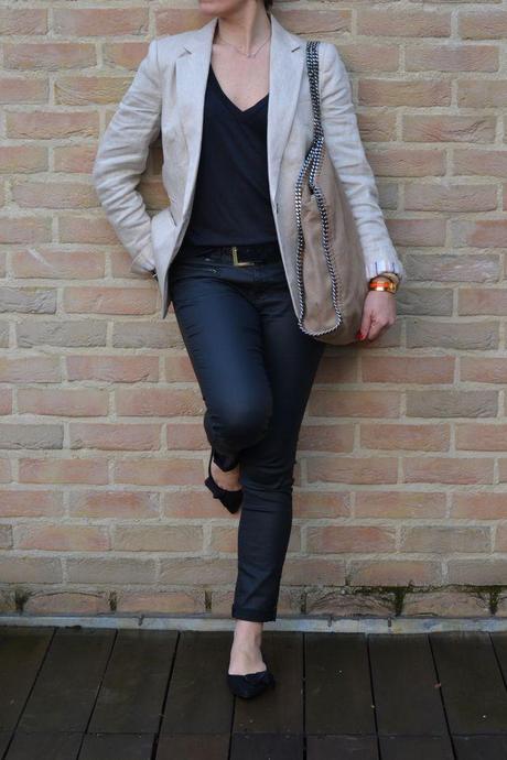 Uniforme Zara-blazer-tee-poppy-flats 2
