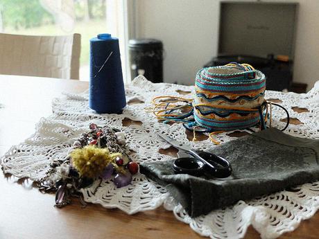 DIY Boho Faux fur :: Jennyfer x Le Monde est à Nous! boho fur DIY 4
