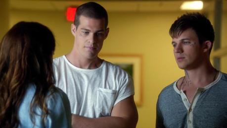 Les critiques // Star-Crossed : Saison 1. Episode 6 et 7. Stabbed with a White Wench's Black Eye/To Seek a Foe. Les critiques // Star-Crossed : Saison 1. Episode 6 et 7. Stabbed with a White Wench's Black Eye/To Seek a Foe.