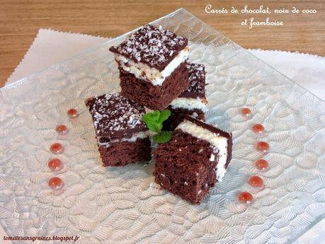 Carrés chocolat, noix de coco et framboise... Carrés chocolat, noix de coco et framboise...