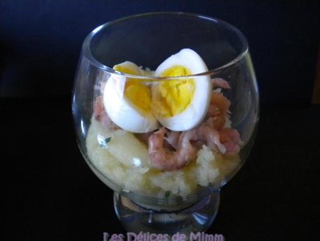 Ecrasé de pommes de terre, crevettes grises et œuf de caille (mise en bouche) Ecrasé de pommes de terre, crevettes grises et œuf de caille (mise en bouche)