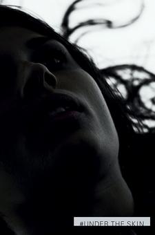 Under the skin : un large aperçu de l’ovni signé J. Glazer under-the-skin