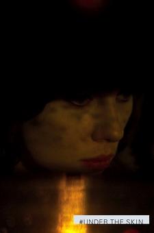 Under the skin : un large aperçu de l’ovni signé J. Glazer under-the-skin