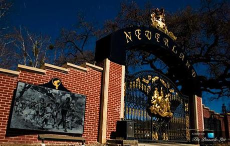 Neverland partie 3: L'entrée du ranch michael-jackson-neverland-valley-ranch-5225-figueroa-mountain-road-los-olivos-california-049-607x385-920-the-pinnacle-list-tpl