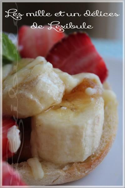 ~Pizza fraises, bananes et chocolat blanc~ ~Pizza fraises, bananes et chocolat blanc~