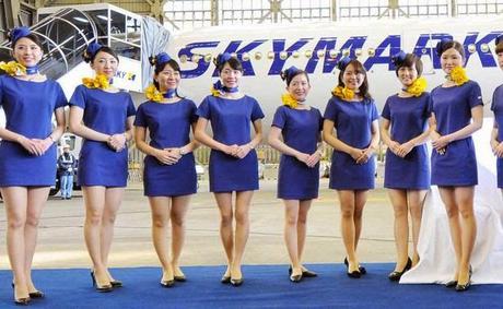 Des hôtesses de l'air japonaises s'insurgent contre leur uniforme «sexy»