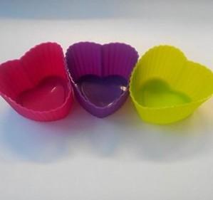 EATYOURBOX : LA BOX DE FEVRIER 1-lot-de-moules-en-silicone--coeur-.JPG