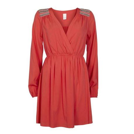 Comme une envie de rouge ! http://p-media.laredoute.fr/Product/EUHDPICTURES/4/6/5/324402465-bce6b784-ea8a-4cc2-a4c2-7a5dfe8e46c2_1200.jpg?s=641