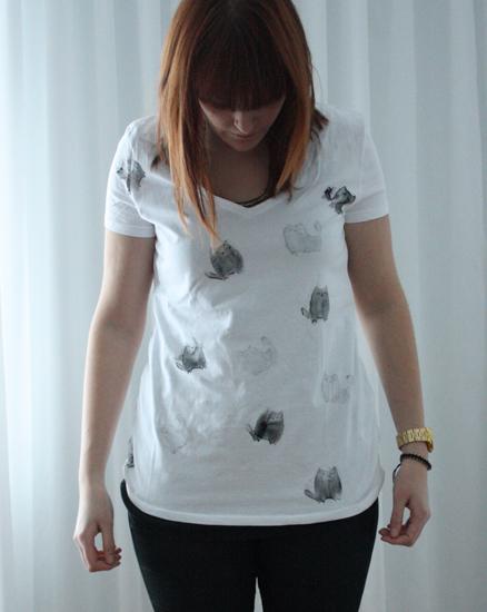 DIY : Comment se faire un chandail à motifs de chats Résultat final - Peinture pébéo