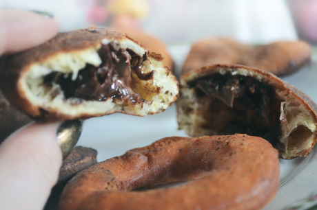 recette beignet fourrés au Nutella, gros beignets gourmands à souhaits, les mêmes qu'en boulangerie. La recette secrète.