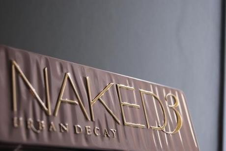 Charbonnes-toi l’oeil avec du Rose : La minute Naked 3 Naked 3