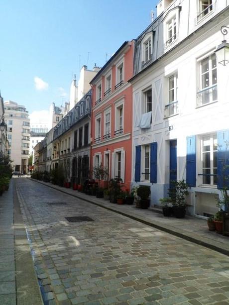 Insolite, la rue crémieux dans Paris