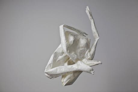 mathilde roussel sculpteur francais mobile aérien exposition montrouge sculpture en papier de soie représentation du corps dans l'art
