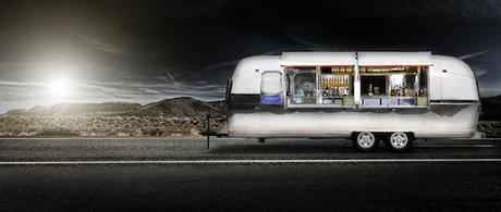 DESIGN : Le bar qui amène la fête chez vous ! car photography 100 years of Aston Martin