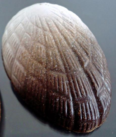 Demi oeufs gourmands au praliné noisette croustillant Demi oeufs gourmands au praliné noisette croustillant